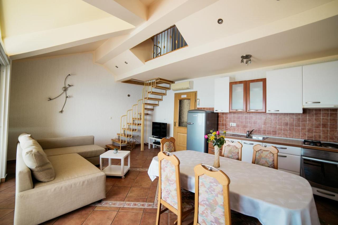 Apartment Selce 5206A Kültér fotó