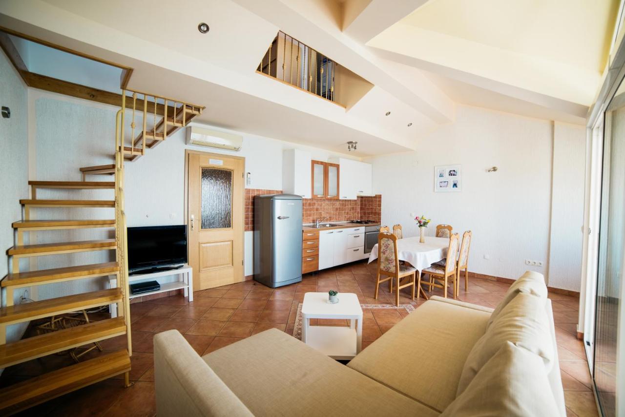 Apartment Selce 5206A Kültér fotó